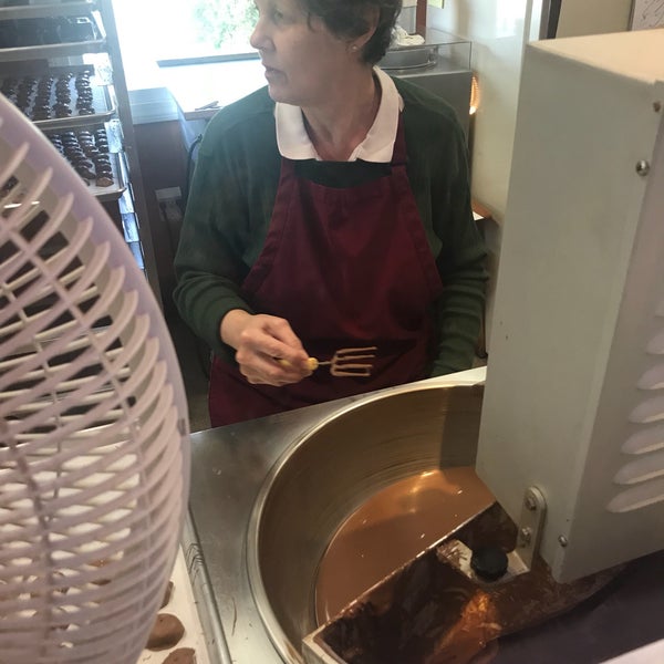 9/26/2018 tarihinde Sally J.ziyaretçi tarafından Hot Chocolate Sparrow'de çekilen fotoğraf