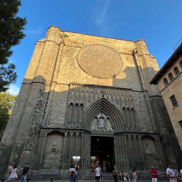 Photo taken at Basílica de Santa Maria del Pi by Rodrigo P. on 8/8/2022