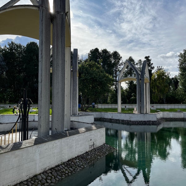 Jardines del Recuerdo Av. Cra. 45