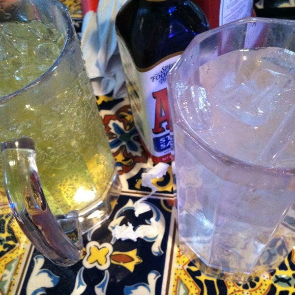 Photo taken at Chili&#39;s Grill &amp; Bar by Jacey on 2/6/2013