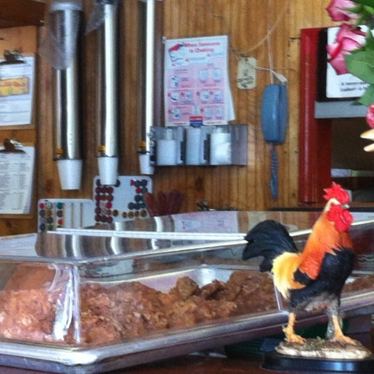Foto tomada en El Ranchero Mexican Restaurant  por Chad F. el 9/22/2012