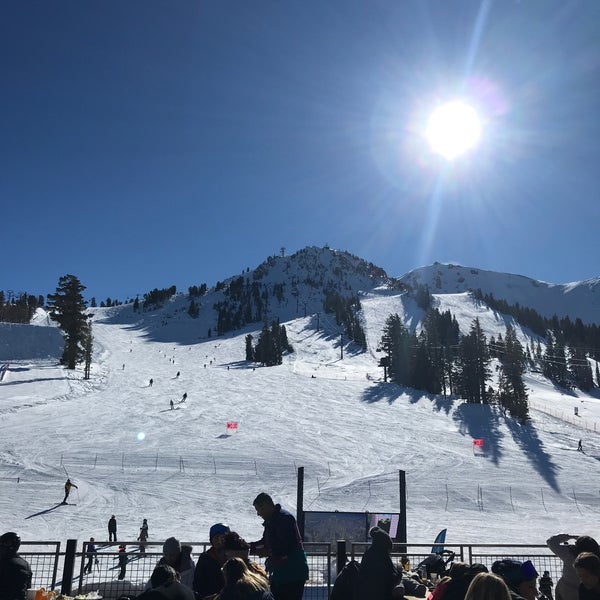 Photo taken at Mammoth Mountain Ski Resort by Christopher M. on 12/28/2019