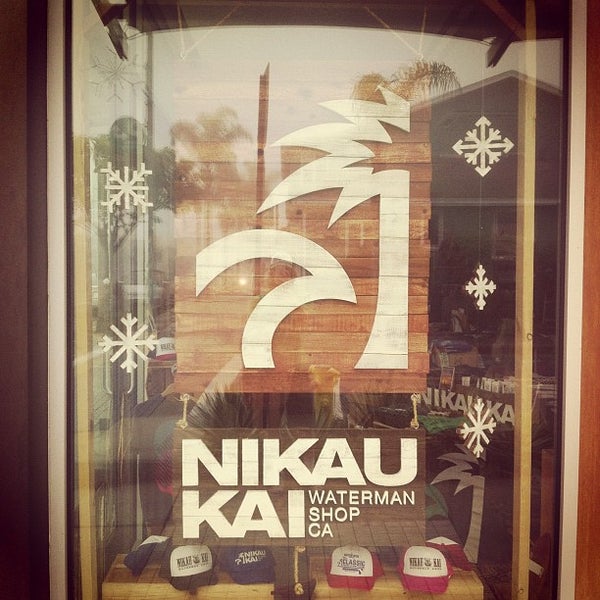 Photo prise au Nikau Kai Surf x Cafe par jason s. le11/23/2012