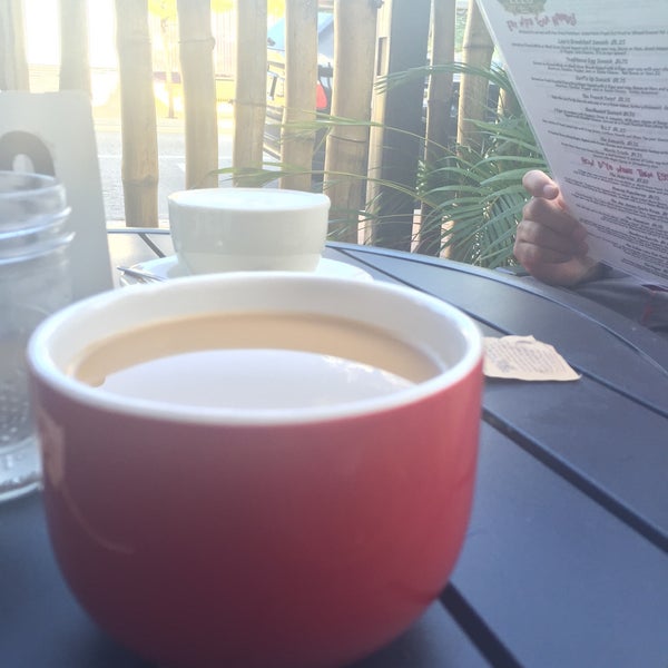 10/7/2015 tarihinde Jen O.ziyaretçi tarafından Lelu Coffee Lounge'de çekilen fotoğraf