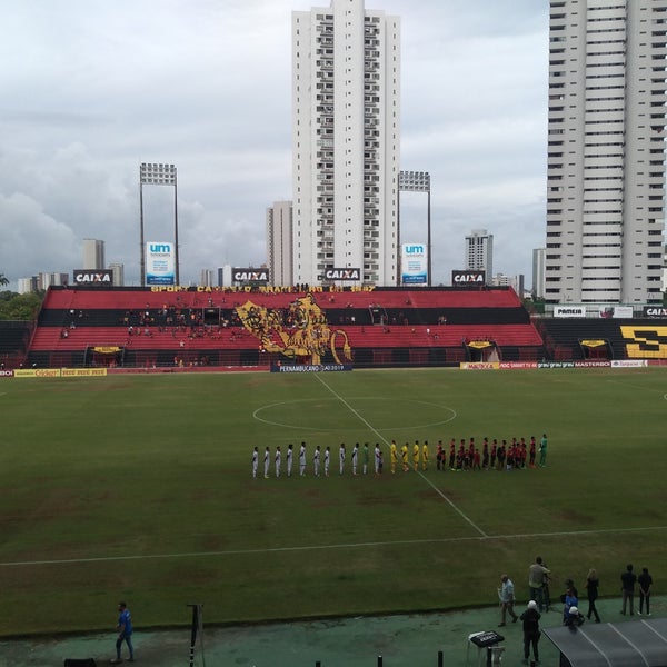 Photo taken at Estádio Adelmar da Costa Carvalho (Ilha do Retiro) by Pilatos Santos P. on 2/28/2019
