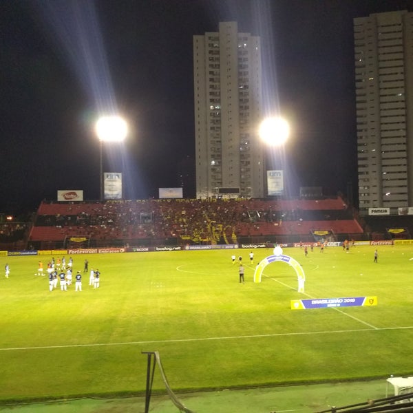 Photo taken at Estádio Adelmar da Costa Carvalho (Ilha do Retiro) by Pilatos Santos P. on 5/25/2019