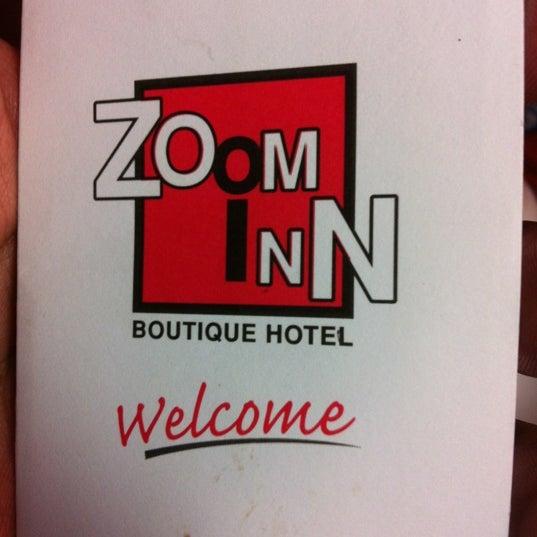 Foto tomada en Zoom Inn Boutique Hotel  por Asam L. el 9/15/2012