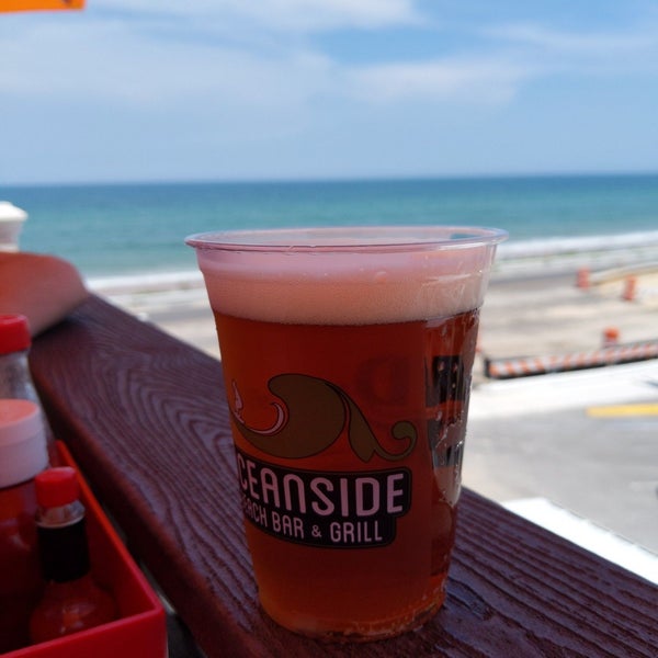 Foto diambil di Oceanside Beach Bar and Grill oleh Brian L. pada 7/17/2019