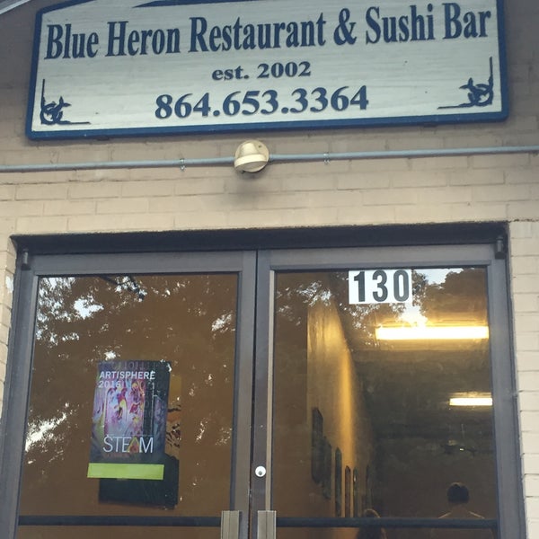Das Foto wurde bei Blue Heron Restaurant &amp; Sushi Bar von Donna M. am 6/4/2016 aufgenommen