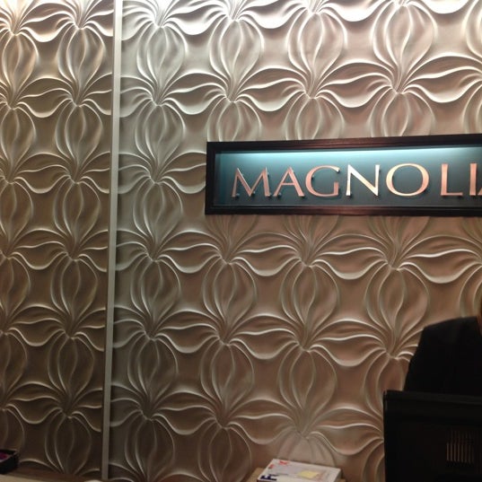 รูปภาพถ่ายที่ Magnolia Hotel โดย Julia เมื่อ 11/27/2012