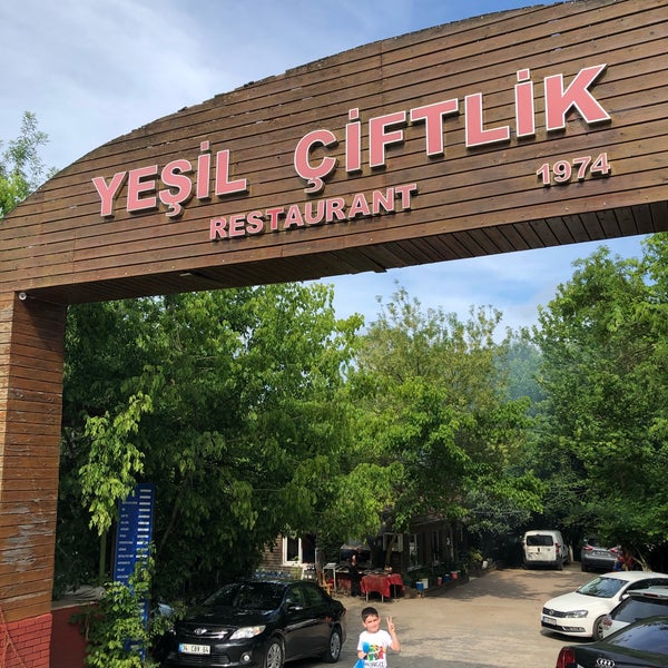 Foto diambil di Yeşil Çiftlik Restaurant oleh Aykut B. pada 6/21/2020