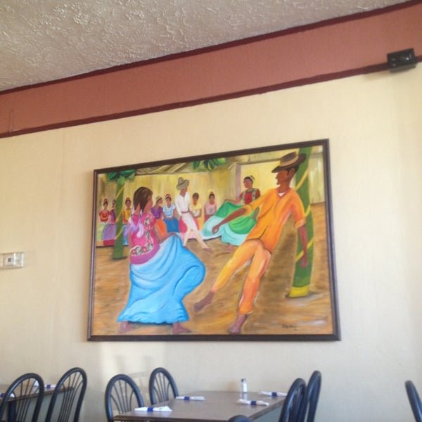 8/4/2013 tarihinde Justine L.ziyaretçi tarafından Luchita&#39;s Mexican Restaurant'de çekilen fotoğraf