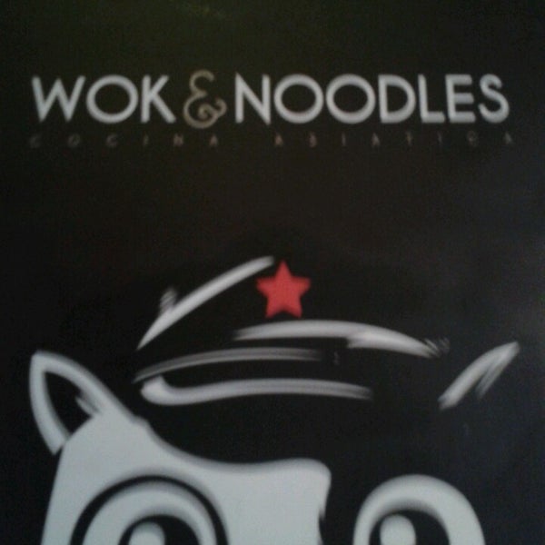 Foto tirada no(a) Wok &amp; Noodles por John {. em 3/7/2013
