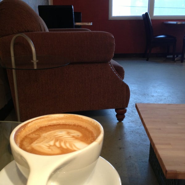 1/22/2013 tarihinde Jenifer S.ziyaretçi tarafından Transcend Coffee'de çekilen fotoğraf