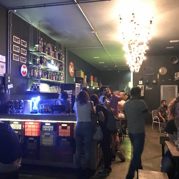 Foto scattata a Caixote Bar da Marina T. il 3/16/2019