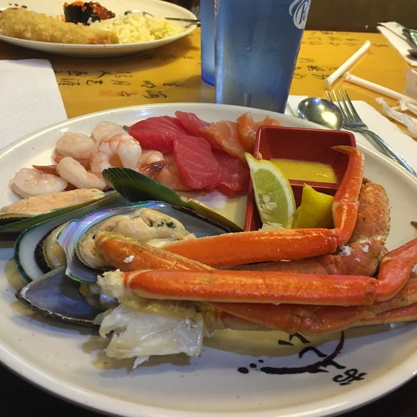Photo taken at Ginza Japanese Buffet by Nika A. on 7/3/2016