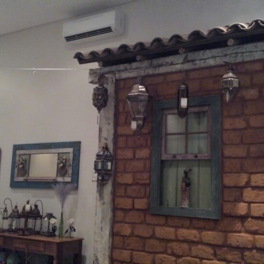 Photo taken at Caixeiro Vicente Restaurante e Café by Isabella F. on 2/25/2013