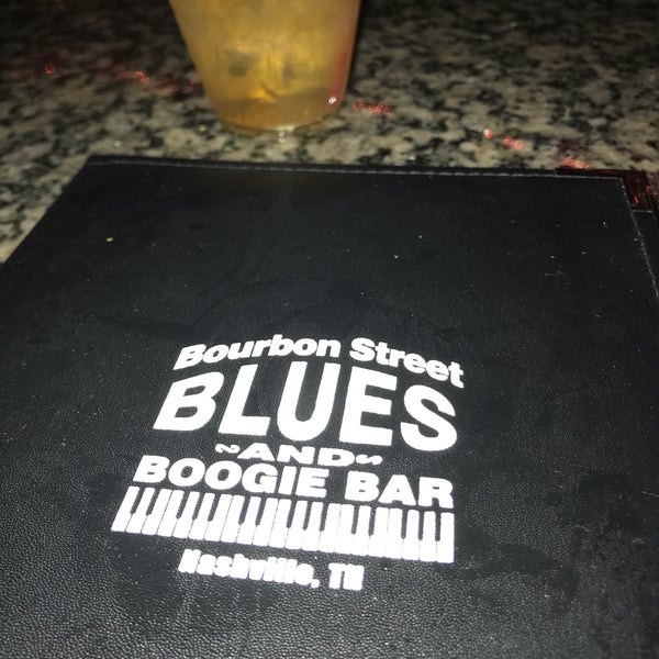 Foto scattata a Bourbon Street Blues and Boogie Bar da Bill C. il 6/10/2018