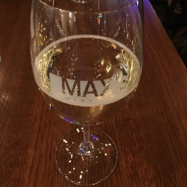 Photo taken at Max&#39;s Wine Dive by Khoir Boy on 8/26/2018