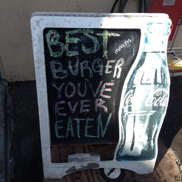 5/16/2013에 Kris H.님이 Charm City Burger Company에서 찍은 사진