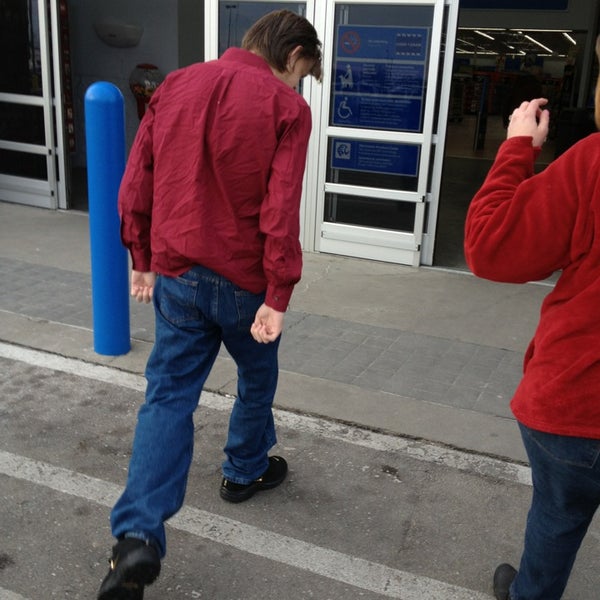 Walmart Supercenter Big Box Store in Oskaloosa