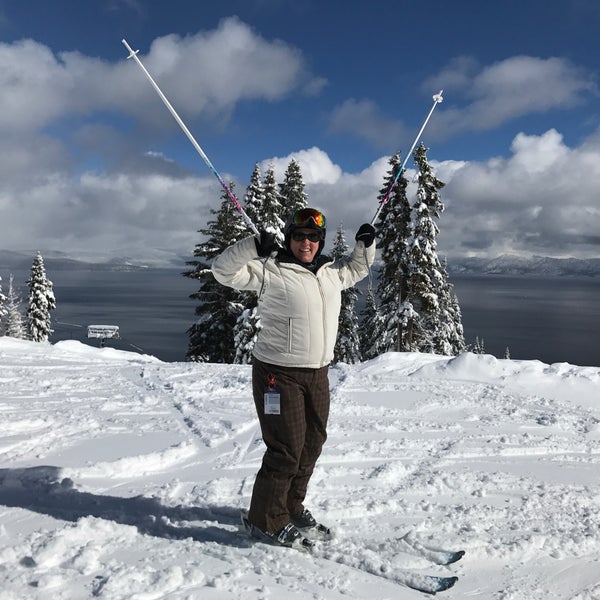 Das Foto wurde bei Homewood Ski Resort von Giles D. am 2/23/2017 aufgenommen