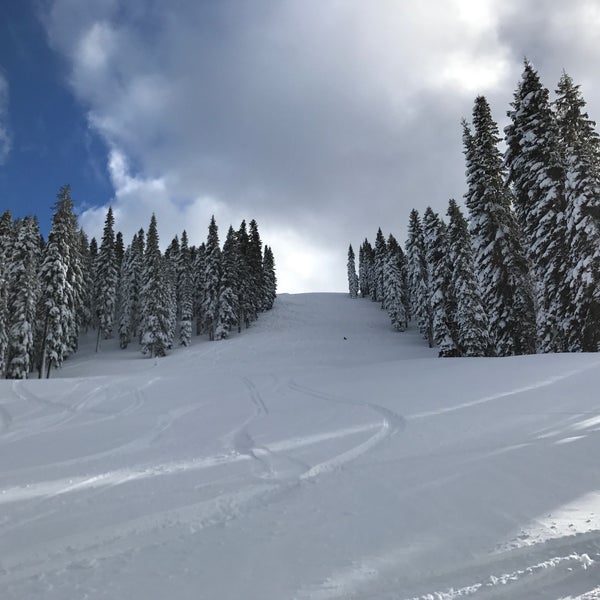 Das Foto wurde bei Homewood Ski Resort von Giles D. am 1/5/2017 aufgenommen