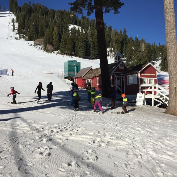 Foto tirada no(a) Homewood Ski Resort por Giles D. em 2/16/2016