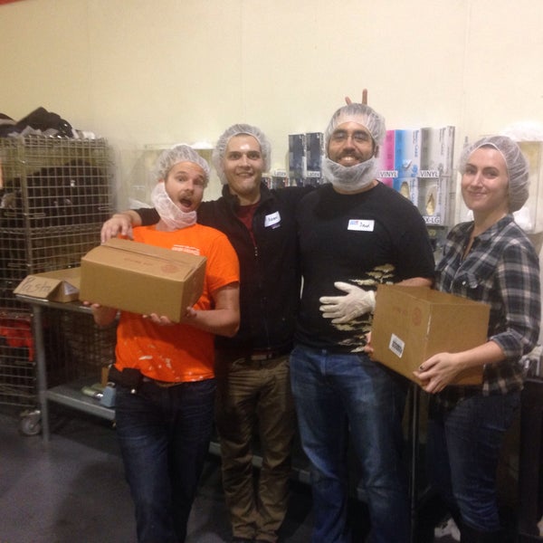 Foto scattata a San Francisco-Marin Food Bank da Wil S. il 5/20/2015