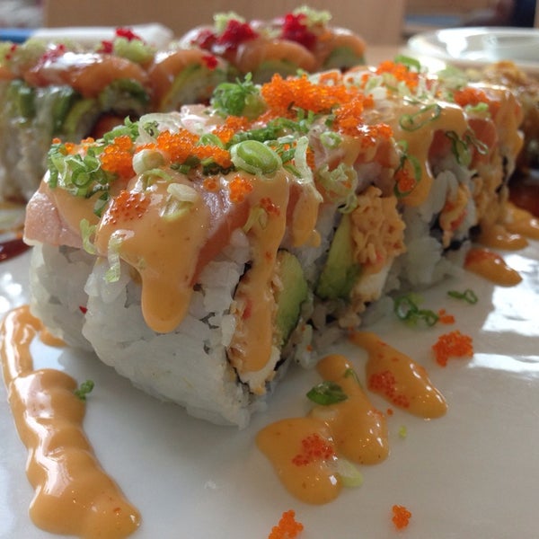 Das Foto wurde bei Spicy 9 Sushi Bar &amp; Asian Restaurant von Fabrienne A. am 6/13/2014 aufgenommen