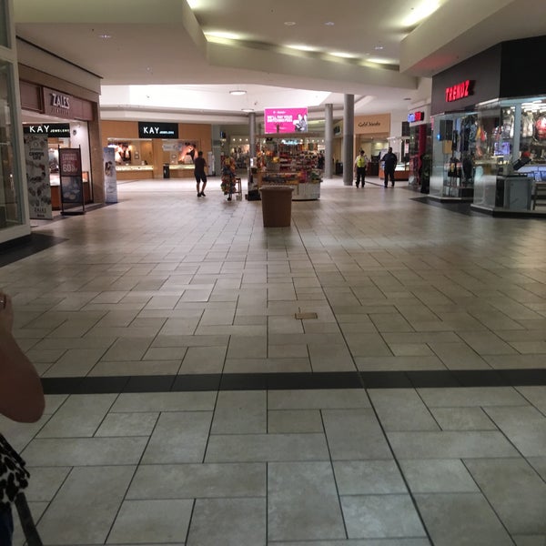 Foto tomada en Valle Vista Mall  por ᴡ V. el 8/11/2016