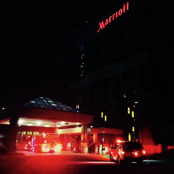 Foto tomada en Bloomington-Normal Marriott Hotel &amp; Conference Center  por Christian J. el 7/1/2015