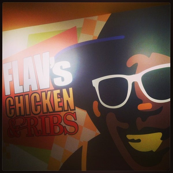 Das Foto wurde bei Flavor Flav&#39;s Chicken &amp; Ribs von DjLORD am 6/27/2013 aufgenommen