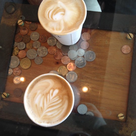 Foto tirada no(a) MyWayCup Coffee por Monica J. em 2/24/2013