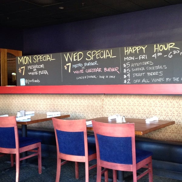 Foto scattata a Portland&#39;s Restaurant &amp; Wine Bar da Carri il 10/23/2013