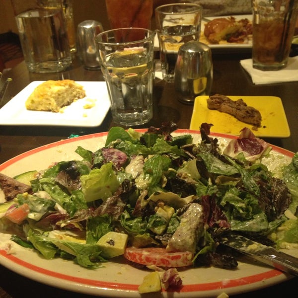 รูปภาพถ่ายที่ Sierra Bonita Grill &amp; Catering โดย Carri เมื่อ 11/3/2014