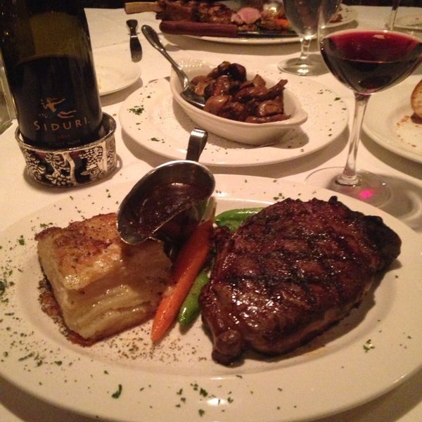 Photo taken at Donovan&#39;s Steak &amp; Chop House by Carri on 6/24/2014