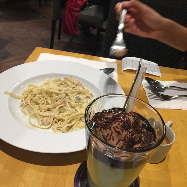 Pin by Maria Olvera on CAKES Y POSTRES #1 Cafe food, Pretty food, Desserts
