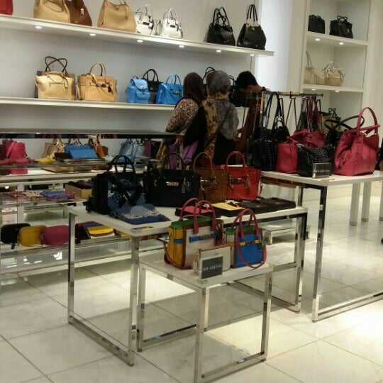 Photos At Coach 羽田空港国際ターミナル店 Now Closed Accessories Store In ōta