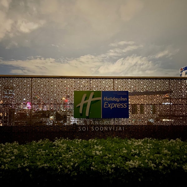 Holiday Inn Express Bangkok Soi Soonvijai Gostinica V Bangkok