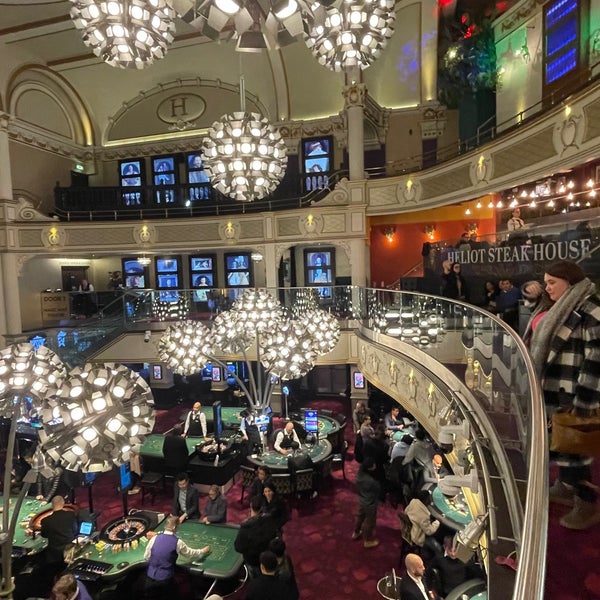 Das Foto wurde bei The Hippodrome Casino von 𝗙𝗮𝗿𝗶𝘀 . am 11/9/2022 aufgenommen