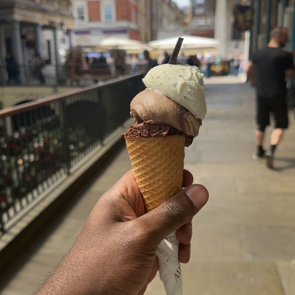 Venchi Gelato Shop in City of Westminster