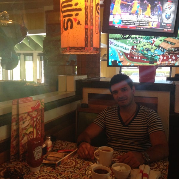 Photo taken at Chili&#39;s Grill &amp; Bar by Mossack Fonseca on 5/10/2013