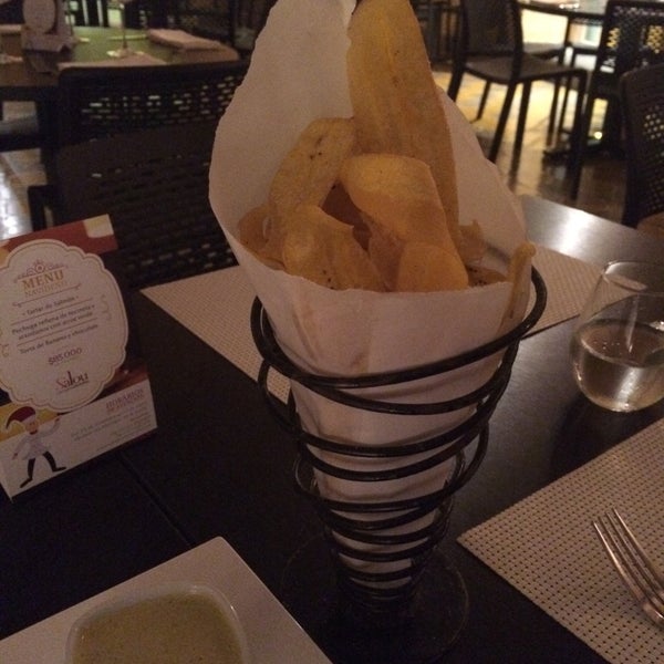 Снимок сделан в Restaurante Salou Cartagena пользователем Caroline I. 12/24/2014