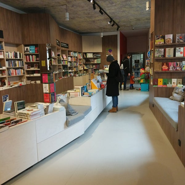 Foto tirada no(a) ocelot, not just another bookstore por Alex O. em 3/24/2018
