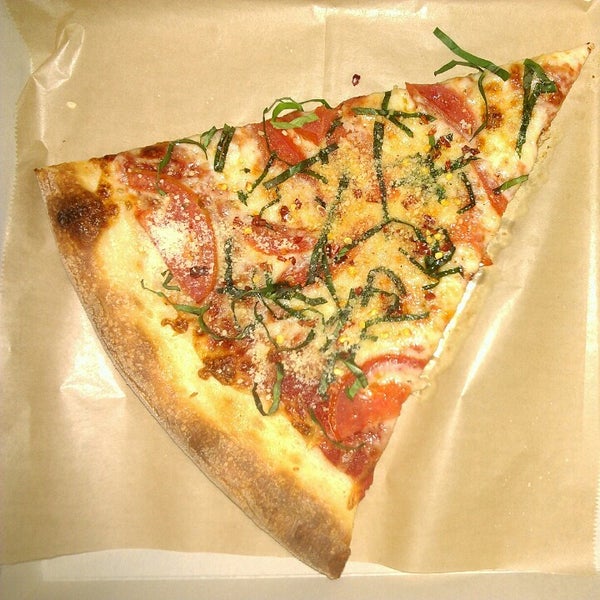 Das Foto wurde bei Apollonia&#39;s Pizzeria von Dave am 1/13/2013 aufgenommen
