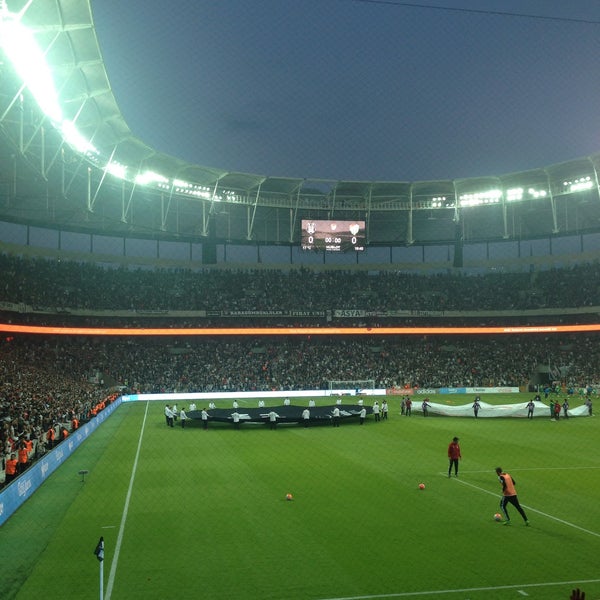 Photo taken at Tüpraş Stadyumu by Seyit Sefa U. on 4/11/2016