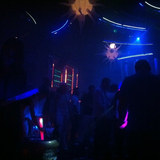 1/12/2013 tarihinde AminaFlexyziyaretçi tarafından ORO Nightclub'de çekilen fotoğraf