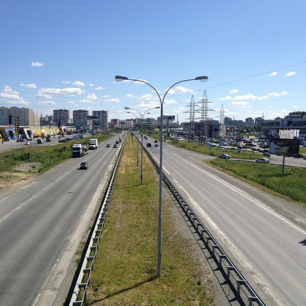 новый московский тракт. новый московский тракт. пешеходный на московском тракте. жилой колумб тюмень московский тракт. дороги города томска.