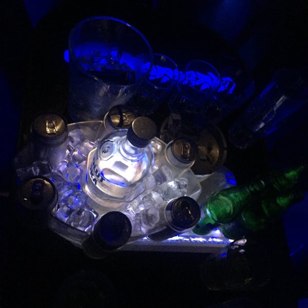 6/26/2015にAnya M.がM1 Lounge Bar &amp; Clubで撮った写真